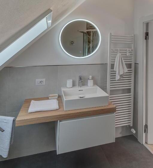 Полулюкс с Балконом, Il Colombé B&b