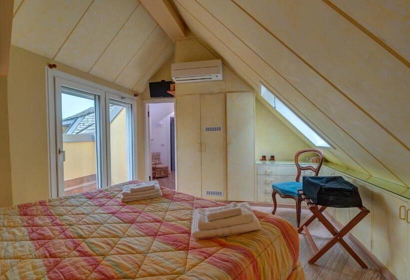 Полулюкс с Балконом, Il Colombé B&b