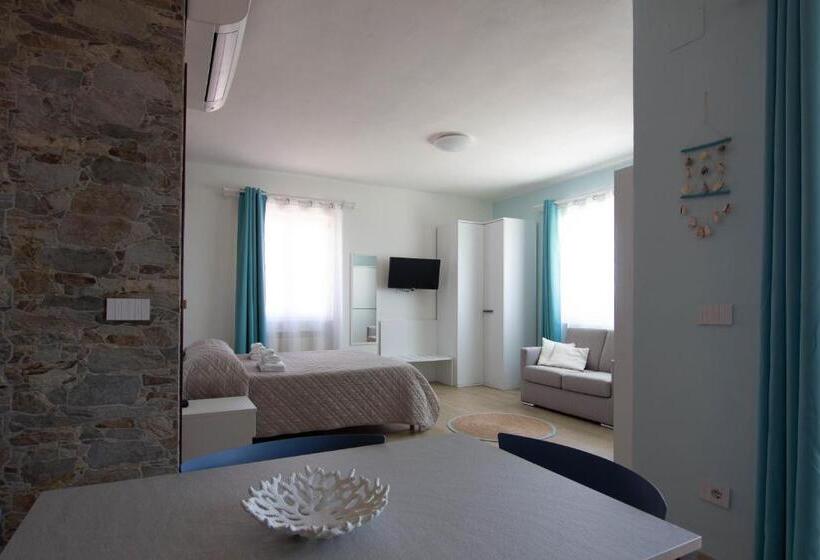デラックススタジオ, Roccabianca Rooms & Studios