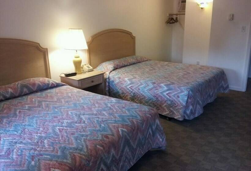 Номер Стандарт 2 Двуспальные Кровати, Tallwood Motel Wells