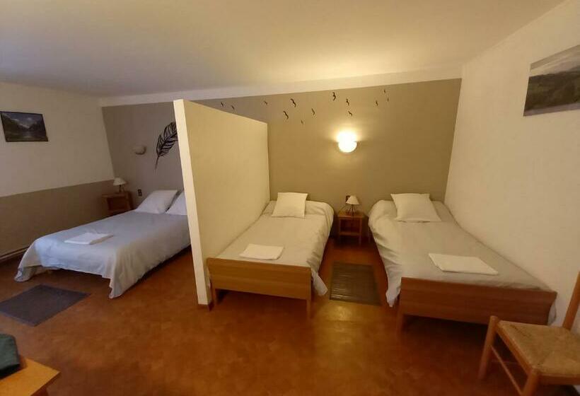 اتاق استاندارد چهار تخته, Auberge La Prairie