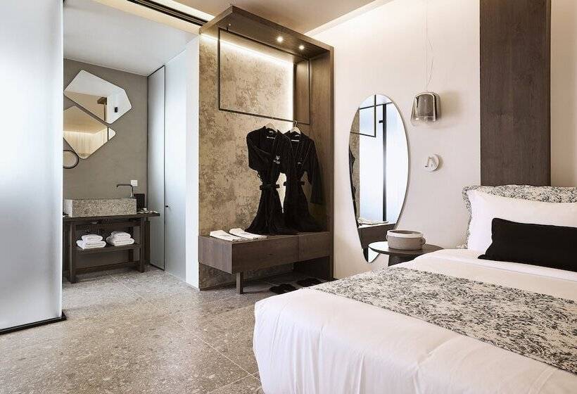 اتاق لوکس با چشم‌انداز دریا, Amazon Suites