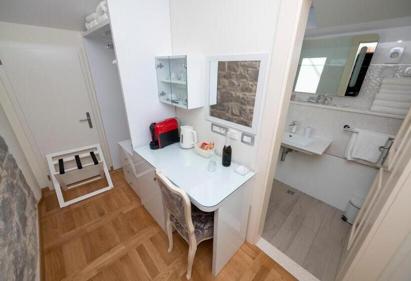 Quarto Familiar Deluxe, Gothic Palace Heritage