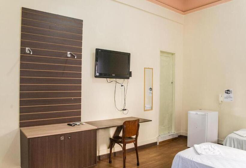 חדר אקונומי לארבעה, Palácio   Próx Ao Hospital Santa Casa