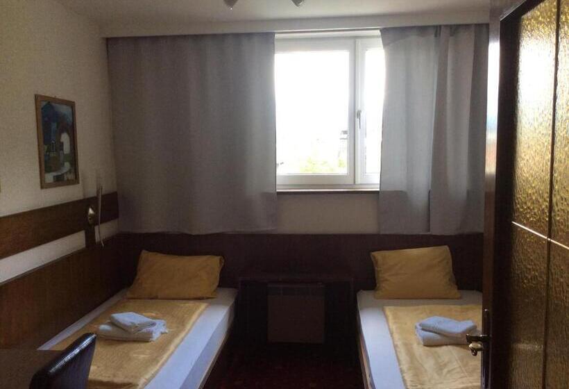 2 Bedrooms Apartment Lake View, Villa Desiree   Hotel Garni   Adults Only