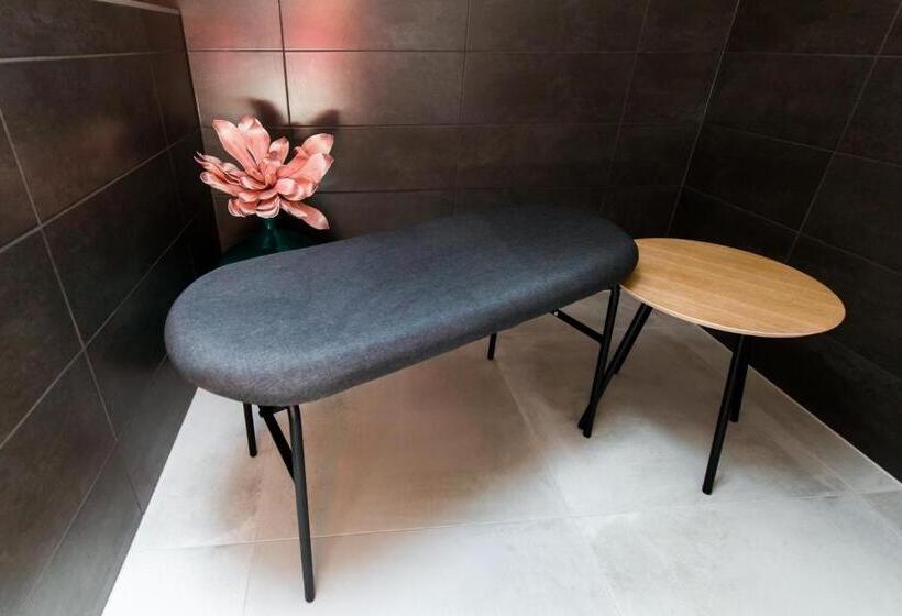 اتاق لوکس با چشم‌انداز, B&b Tara Garden