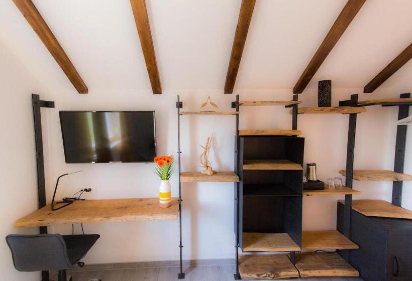 اتاق لوکس با چشم‌انداز, B&b Tara Garden
