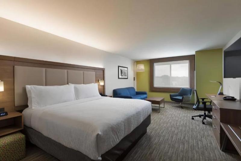 キングサイズベッドのスイートルーム, Holiday Inn Express & Suites   Portland Airport   Cascade Stn, An Ihg