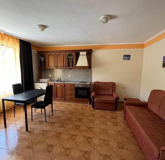 Апартаменты 1 Спальня с Балконом, Family Hotel Saint Peter
