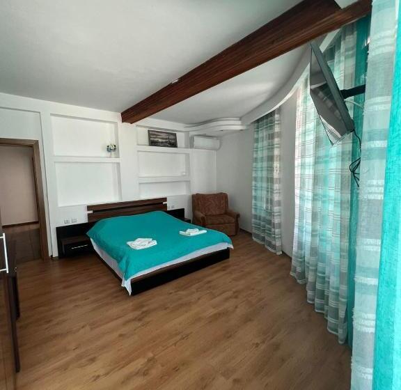Апартаменты 1 Спальня Вид на Бассейн, Family Hotel Saint Peter