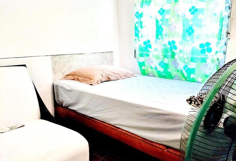 تختخواب در اتاق مشترک, Tuk Tuk Guesthouse
