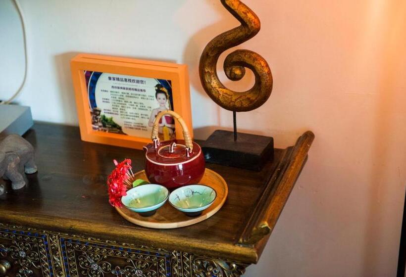 Номер Стандарт с Балконом, Xishuangbanna Elephant Home Guesthouse