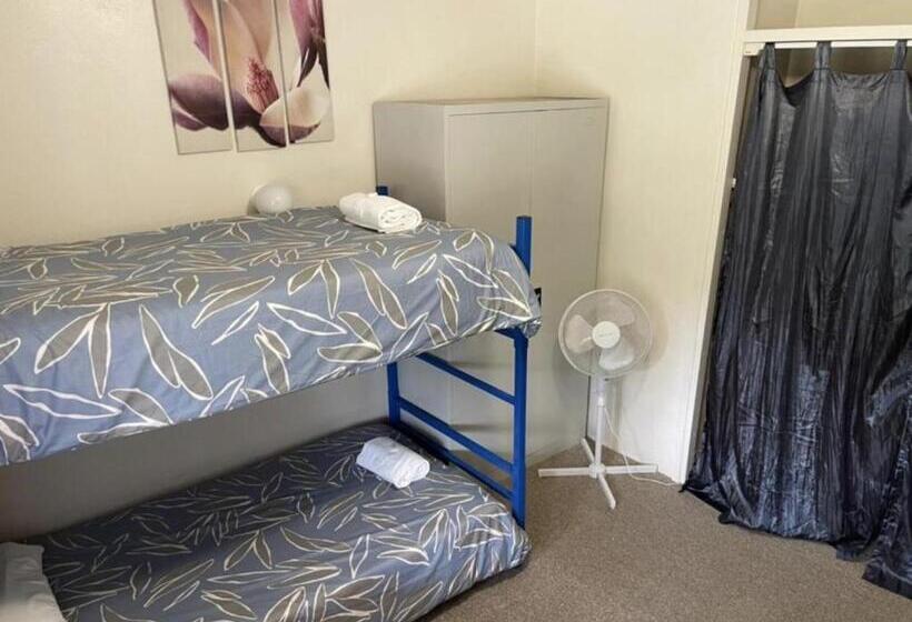 Family Suite, Murray Gardens Motel