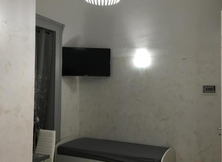 اتاق استاندارد سه نفره, B&b Etnea Palace