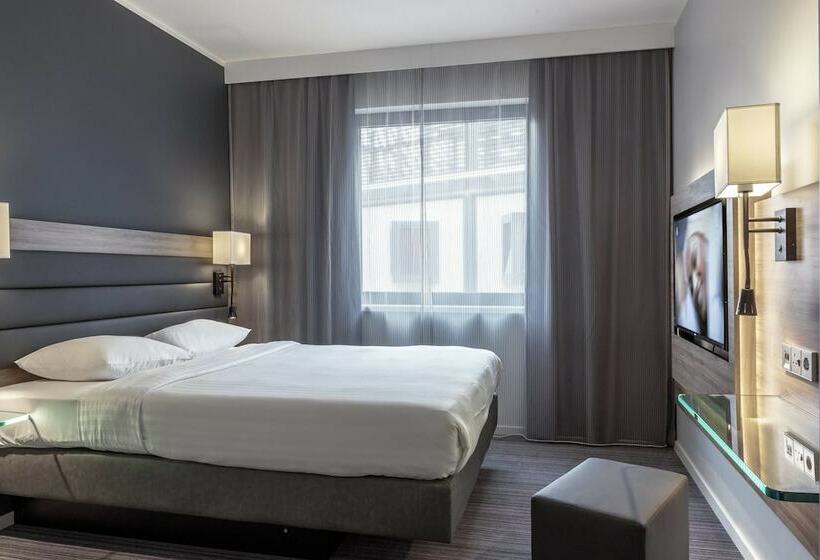 Номер Стандарт Двуспальная Кровать, Moxy London Stratford