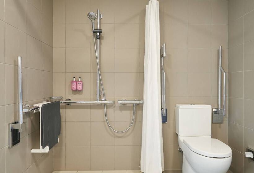 Семейный Номер, Moxy London Stratford
