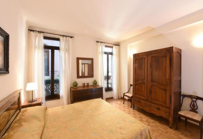 اتاق لوکس, Le Due Corone Bed & Breakfast