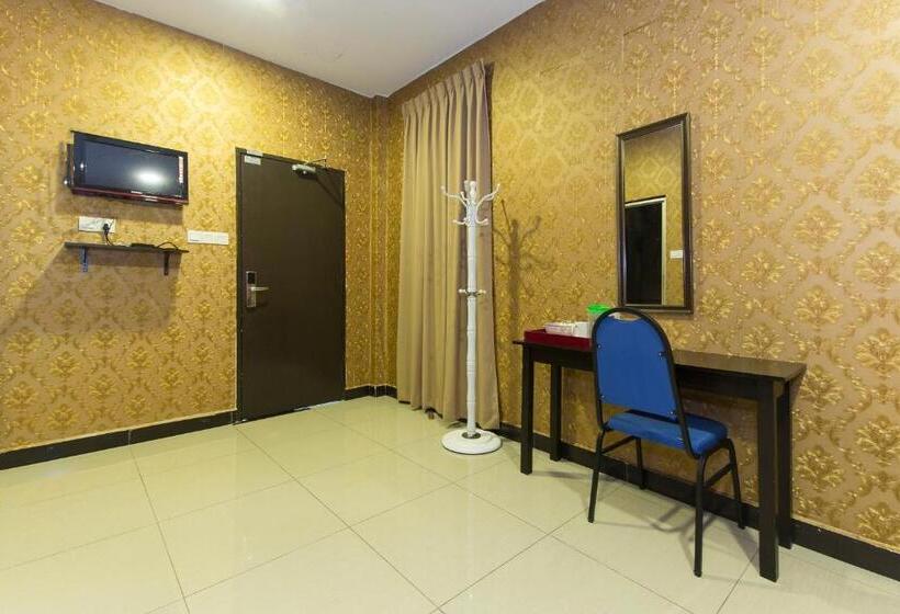 Family Suite, Night Queen