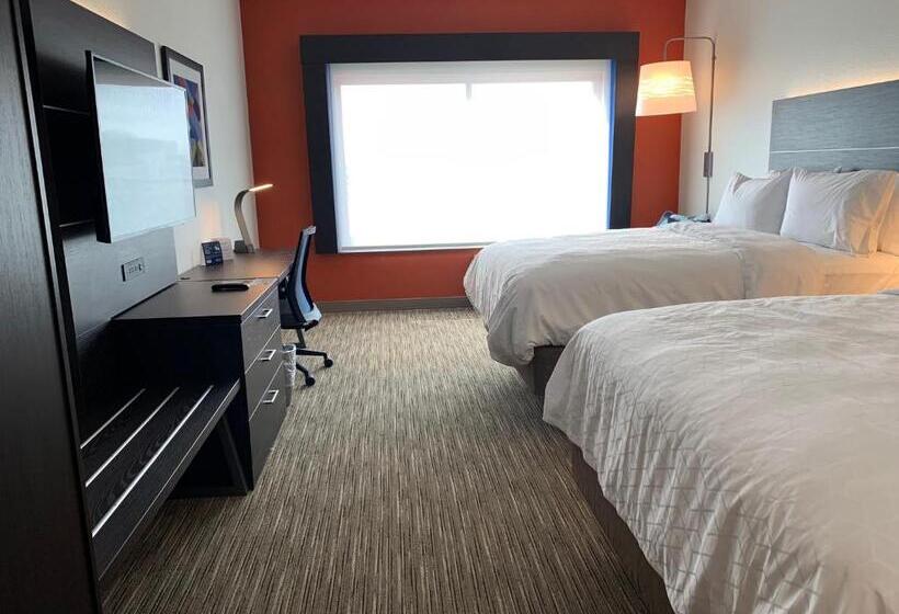 Номер Стандарт Адаптированный для Инвалидов, Holiday Inn Express & Suites   Aurora Medical Campus, An Ihg