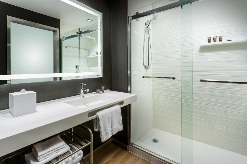 Люкс Кровать Кинг, Ac Hotel By Marriott San Francisco Airport/oyster Point Waterfront