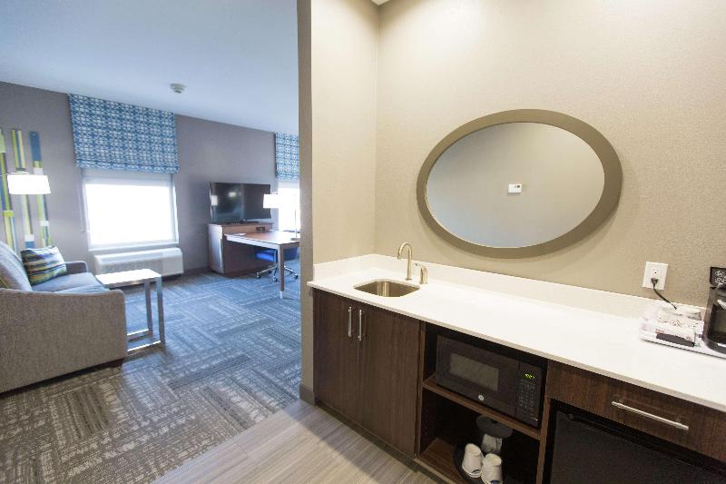 Студио Стандарт Кровать Кинг, Hampton Inn & Suites Stroud