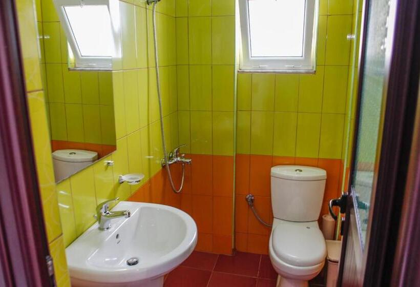Apartamento 1 Dormitório com Sacada, New Crystal