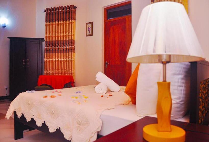 Chambre Triple Standard, New Kandy Residence