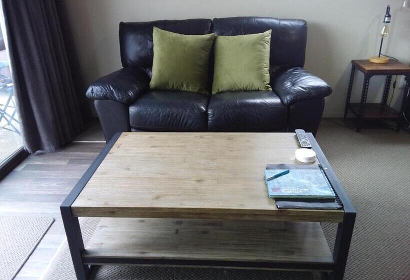 Номер Deluxe, Chris And Dave's B & B
