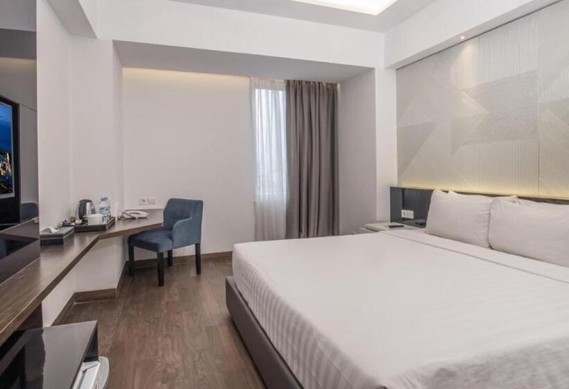 Номер Deluxe, Golden Tulip Essential Makassar