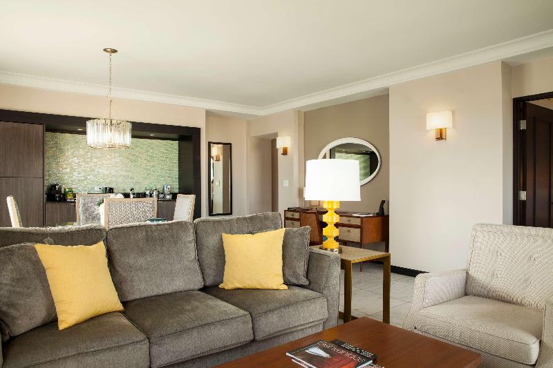 Номер Deluxe, Golden Tulip Essential Makassar