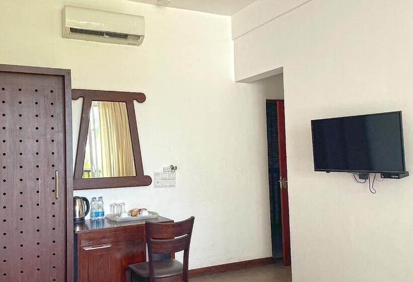 اتاق لوکس, Blue Whale Resort & Kite Surfing