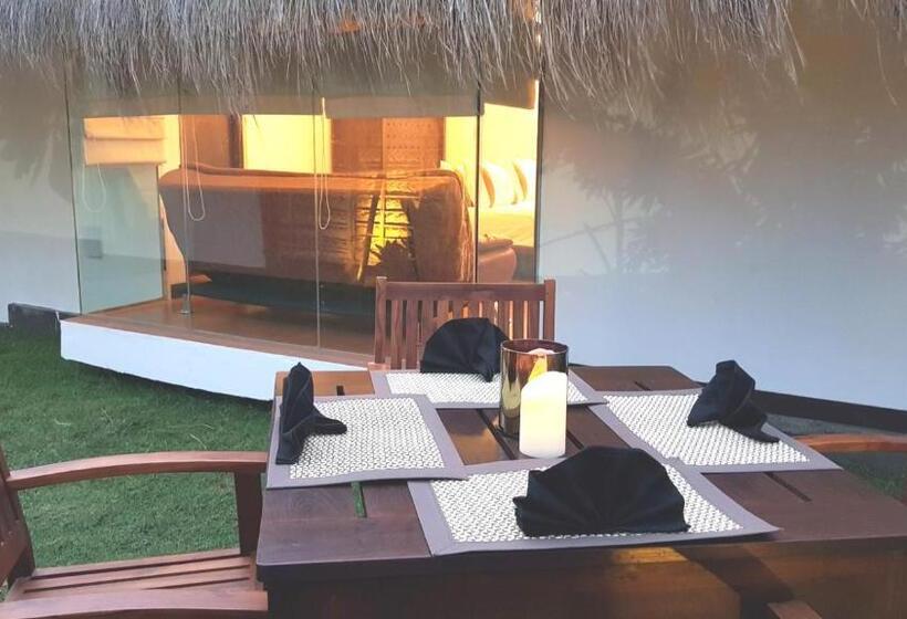 کلبه ییلاقی, Blue Whale Resort & Kite Surfing