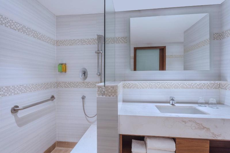 带大床的豪华间, Fairfield By Marriott Visakhapatnam
