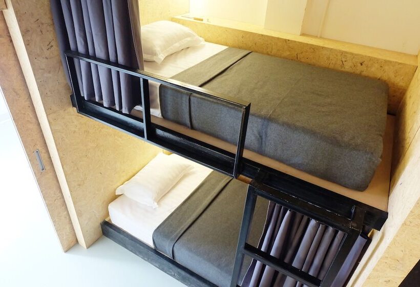 اتاق استاندارد, Hugger Hostel