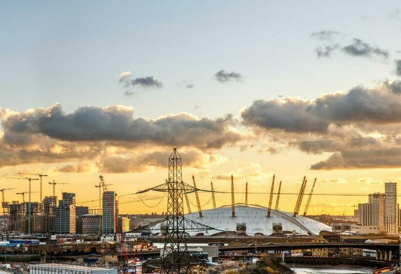 Номер Стандарт, Ibis London Canning Town