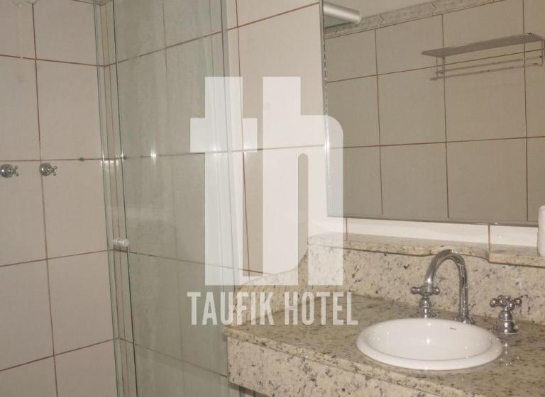 Трехместный Номер Deluxe, Taufik