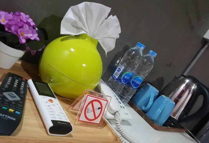 اتاق سوپریور چهار تخته, The Guest Hotel Krabi