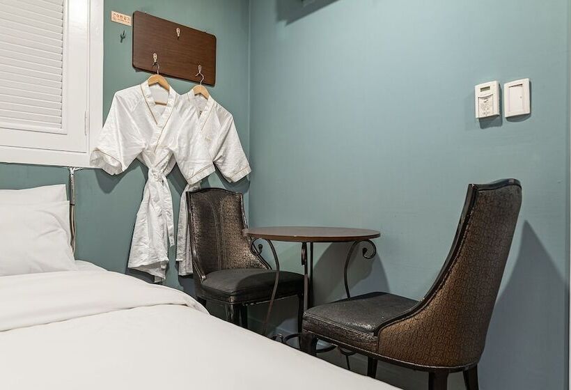 Номер Стандарт, Motel L Amant