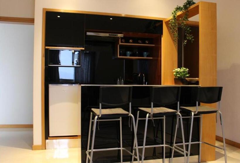 豪华工作室, Morenos Boutique