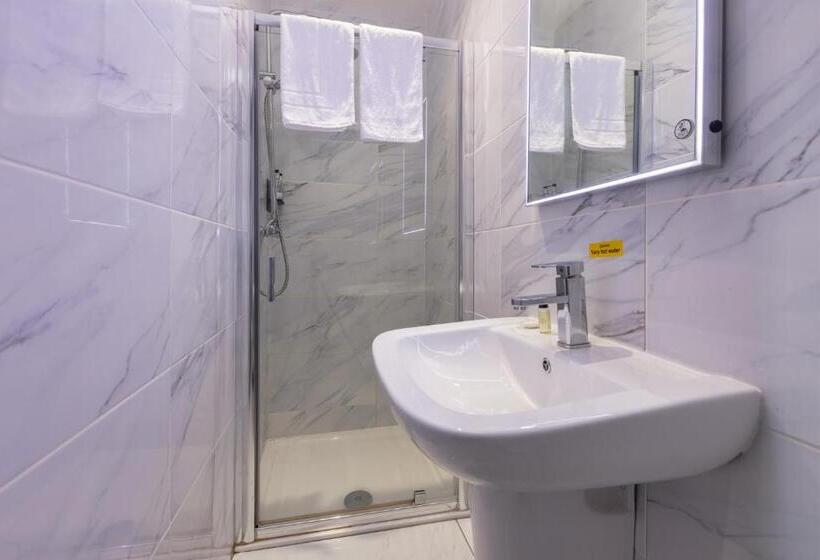 Quarto Quádruplo Estandar, Mojitos Group Hotel Blackpool
