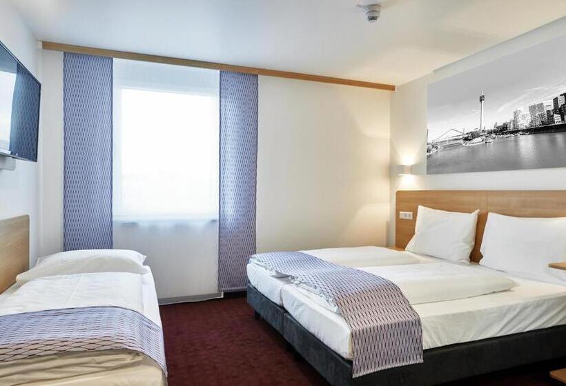 三人经典房间, Mcdreams Hotel Düsseldorf City