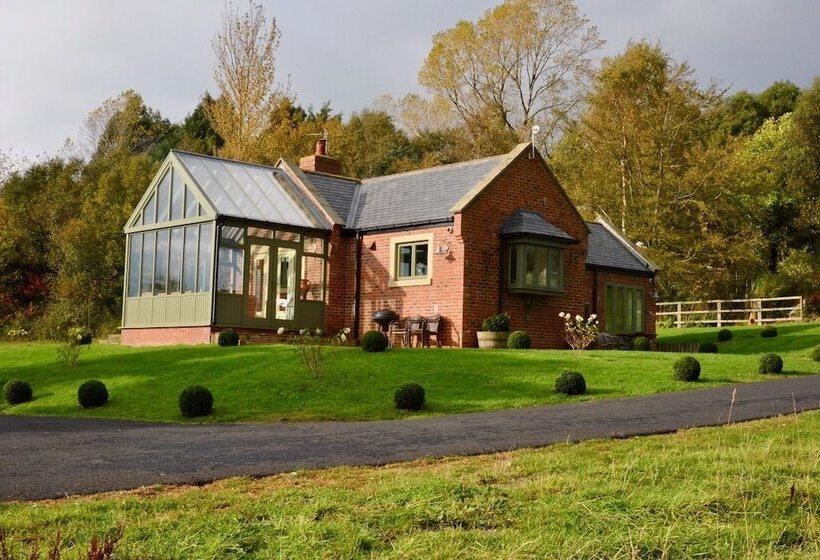 Дом 2 Спальни, Black Horse Beamish