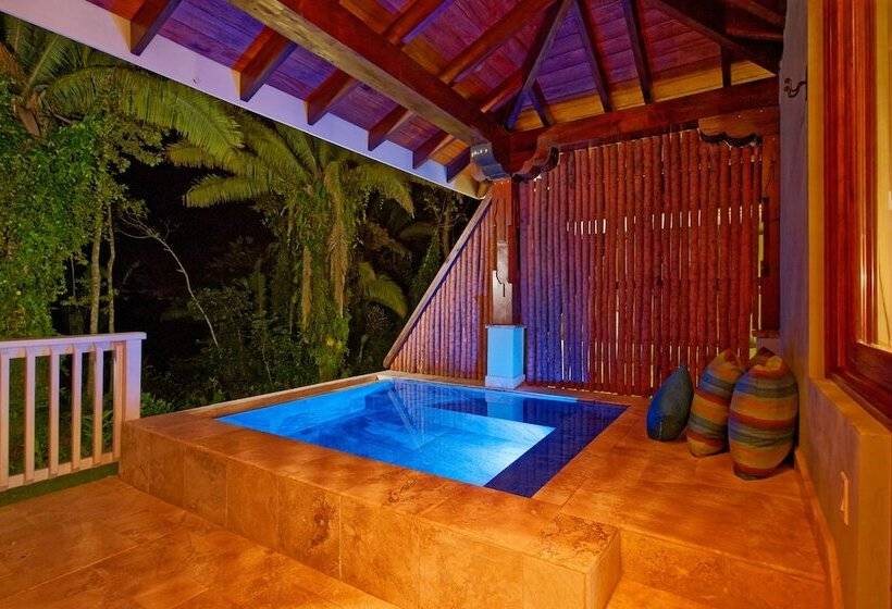 سوئیت با چشم‌انداز رودخانه, Sleeping Giant Rainforest Lodge