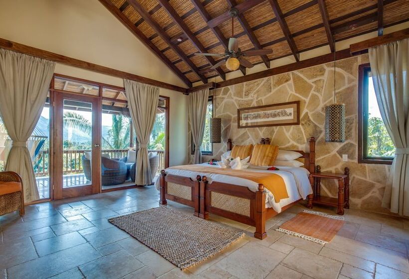 اتاق استاندارد با چشم‌انداز رودخانه, Sleeping Giant Rainforest Lodge