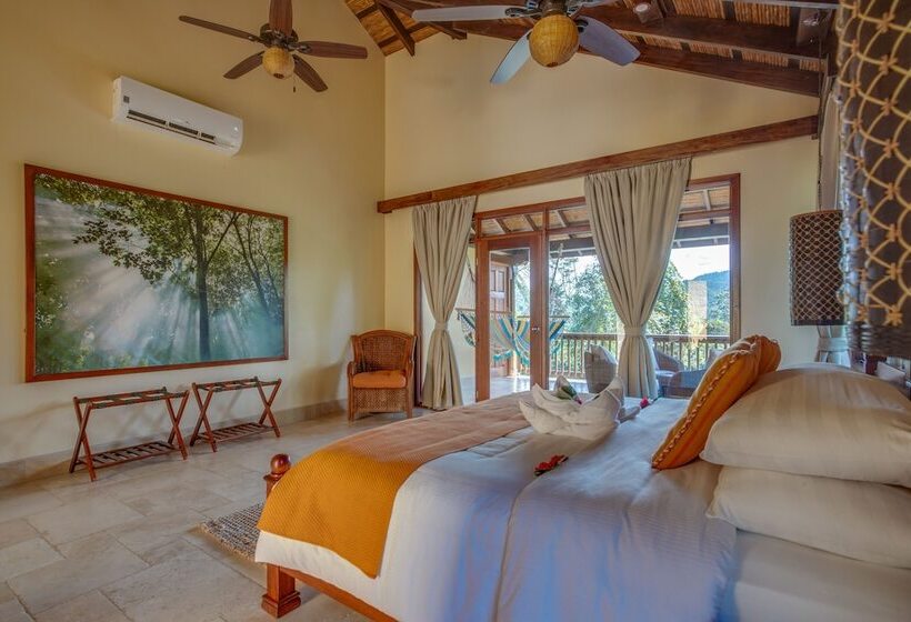 اتاق استاندارد با چشم‌انداز رودخانه, Sleeping Giant Rainforest Lodge