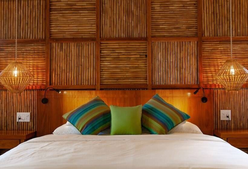سوئیت با چشم‌انداز رودخانه, Sleeping Giant Rainforest Lodge