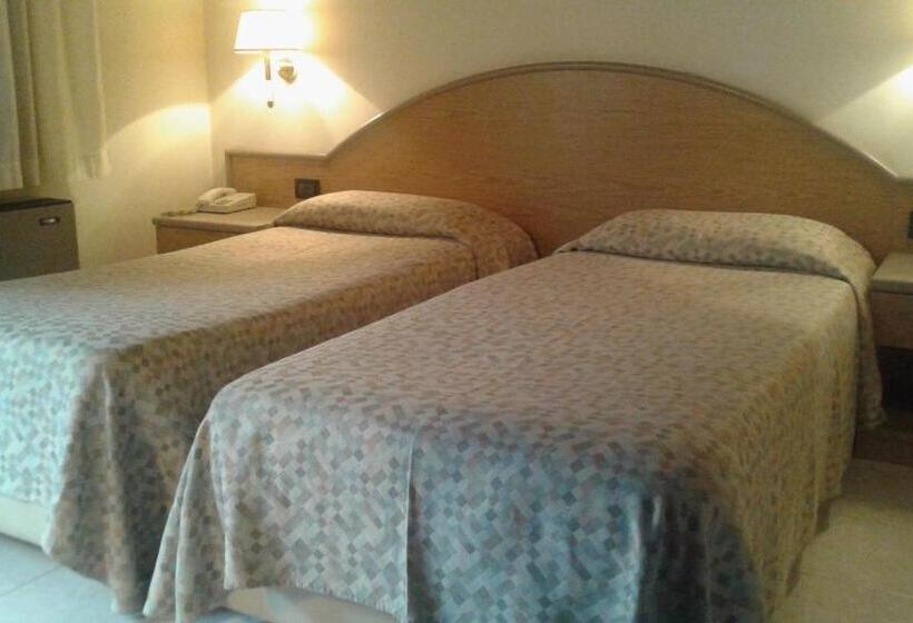 اتاق استاندارد یک نفره, Albergo Ristorante Leon D'oro