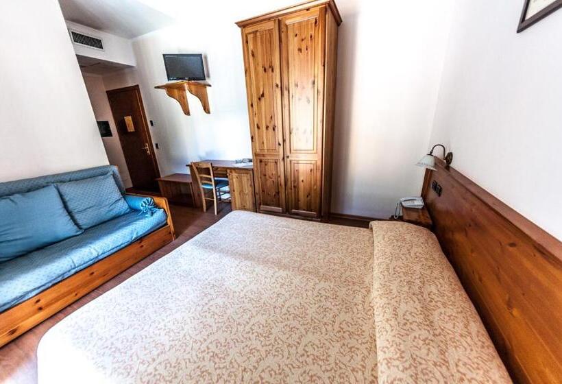 Quarto Triplo Estandar, Albergo Meublè Vecchio Scarpone