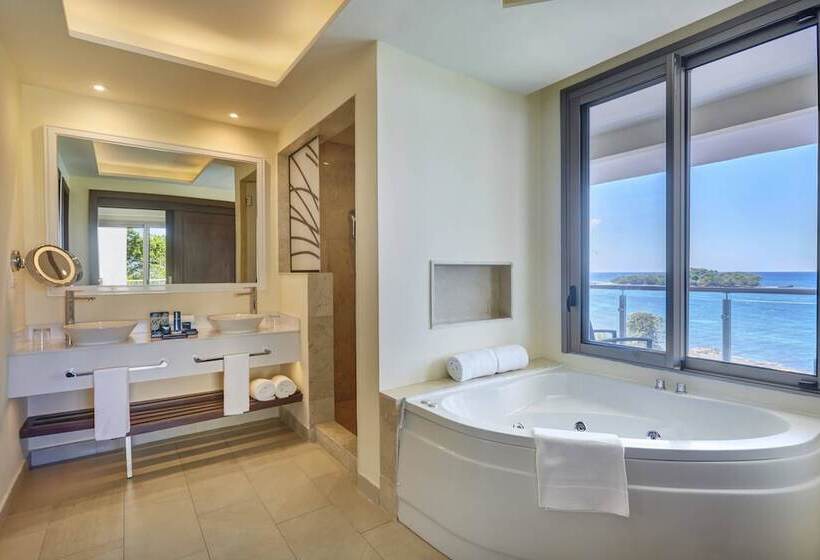 Deluxe Suite Sea View, Grand Lido Negril Aunaturel, An Autograph Collection Allinclusive Resort  Adults Only