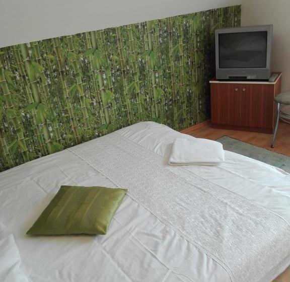 اتاق اکونومی, Hostel Madeira